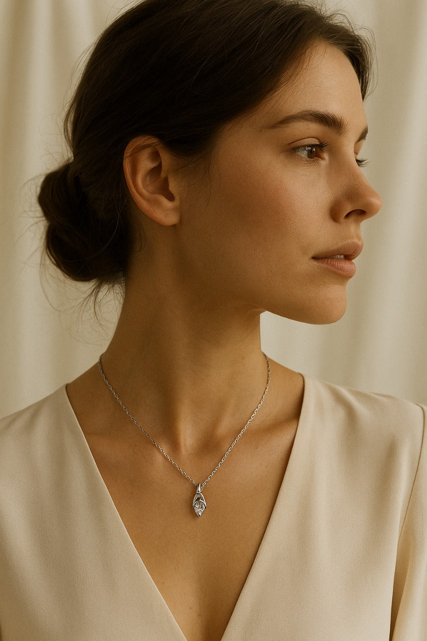 Vetra Necklace