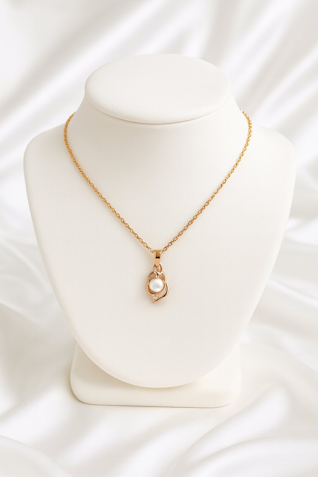 Perlora Necklace