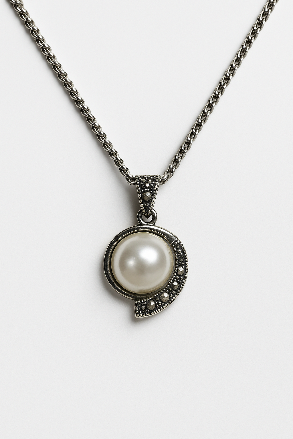 Lunisse Necklace